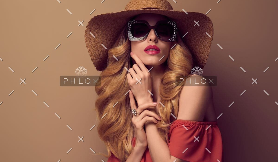 demo-attachment-951-fashion-P54RY37-1